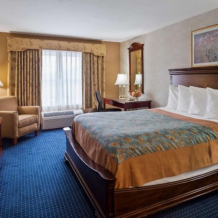Best Western Plus Mentor-Cleveland Northeast Exterior photo