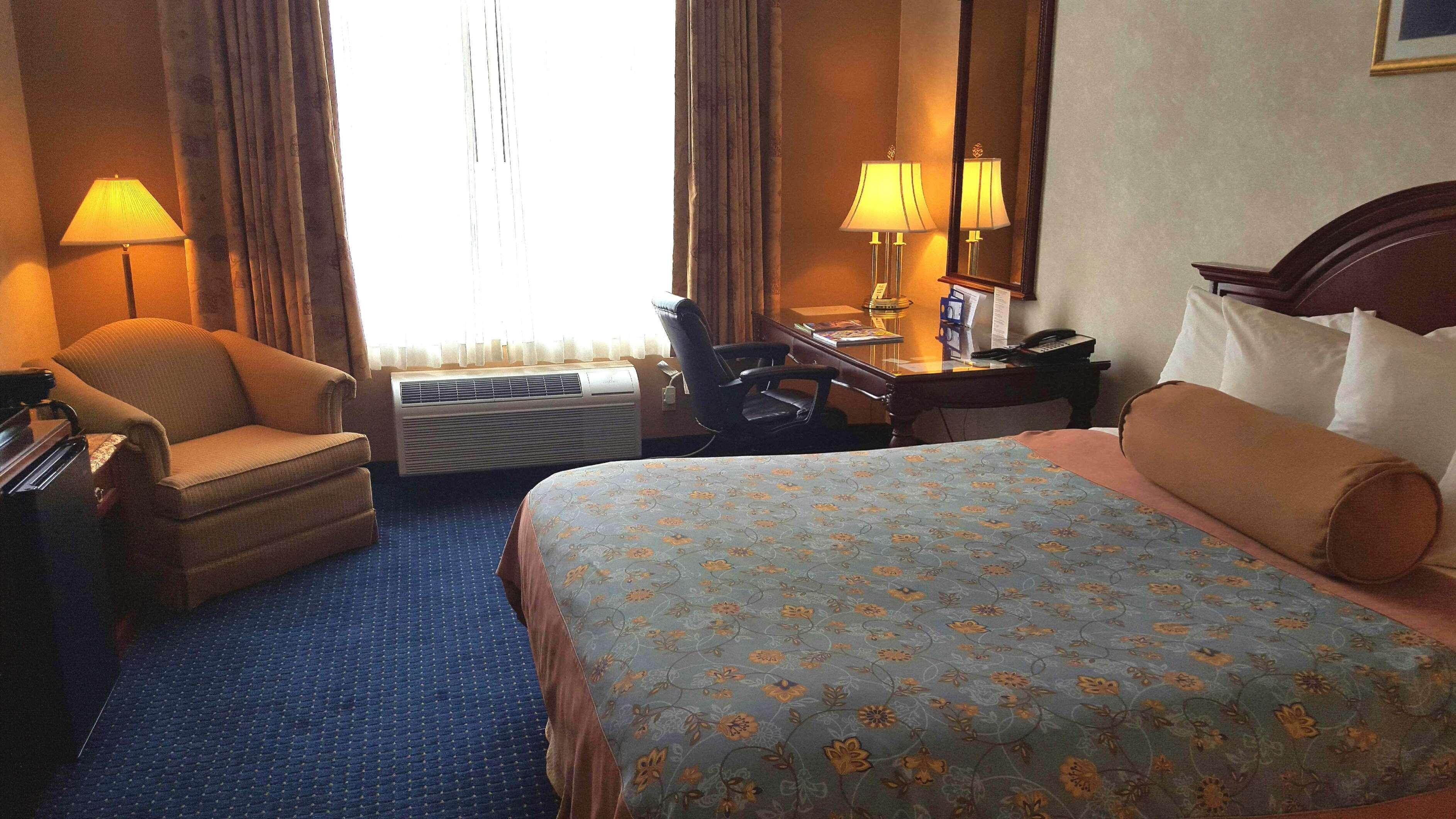 Best Western Plus Mentor-Cleveland Northeast Exterior photo