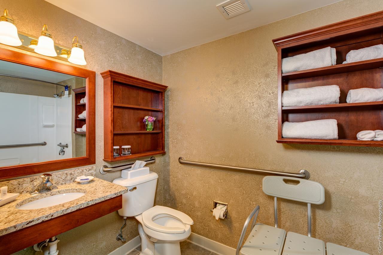 Best Western Plus Mentor-Cleveland Northeast Exterior photo