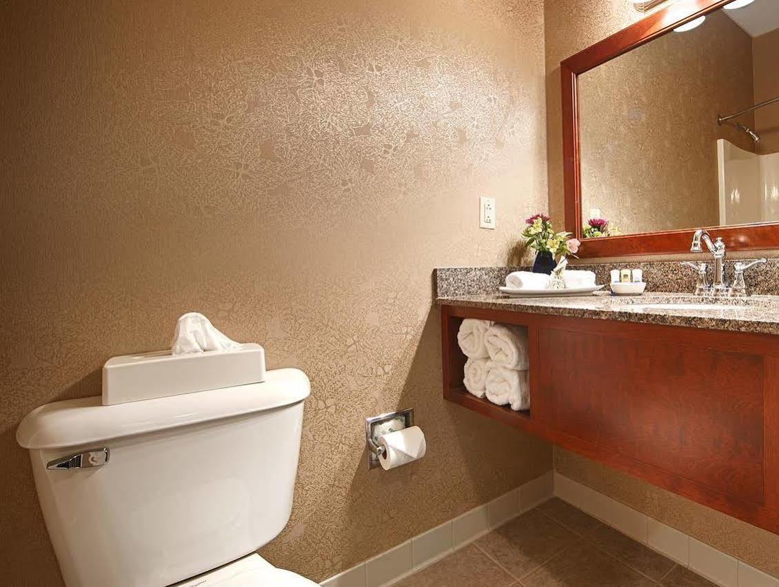 Best Western Plus Mentor-Cleveland Northeast Exterior photo